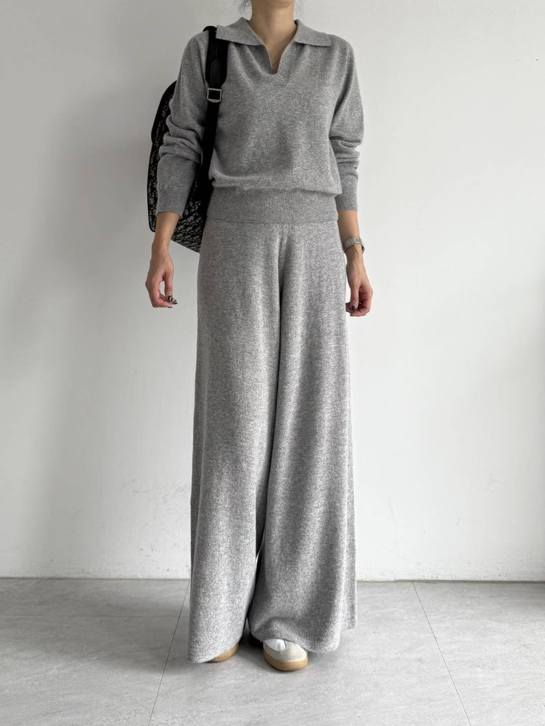 CASHEMERE V-NECK SWEATER SET