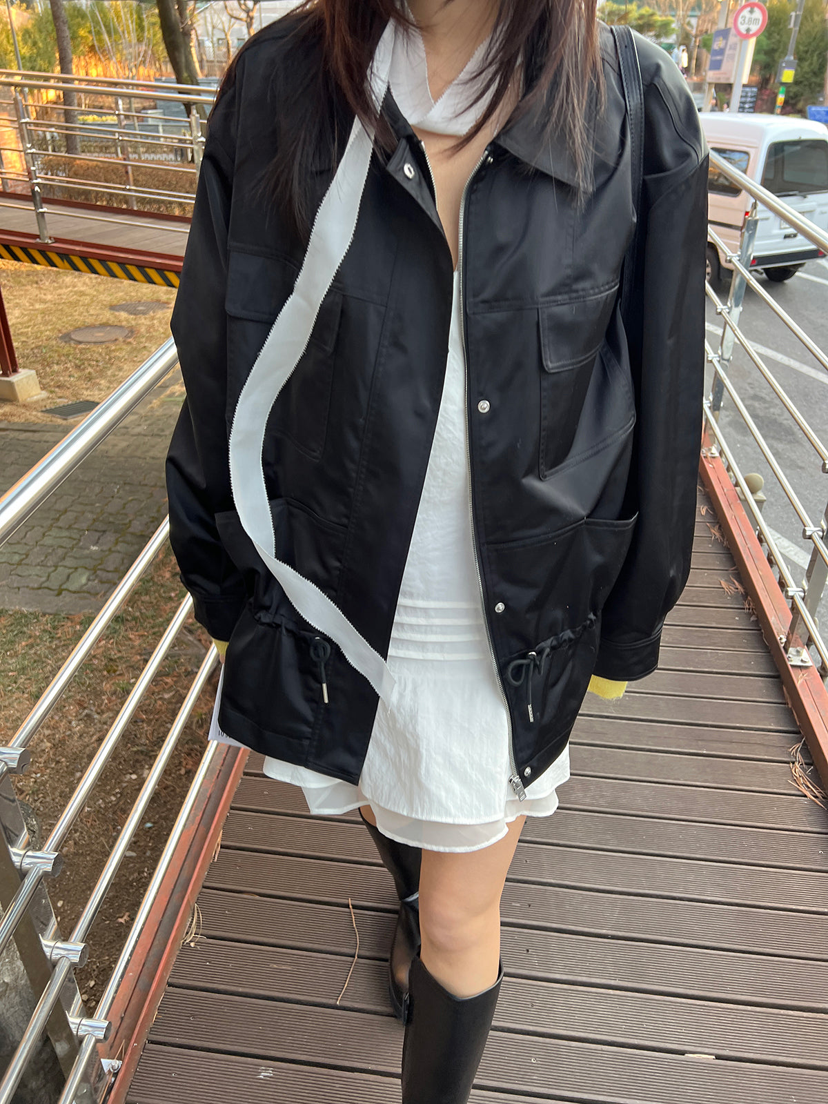 V-NECK SLEEVELESS DRESS
