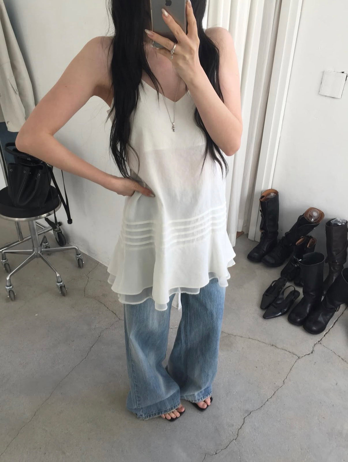 V-NECK SLEEVELESS DRESS
