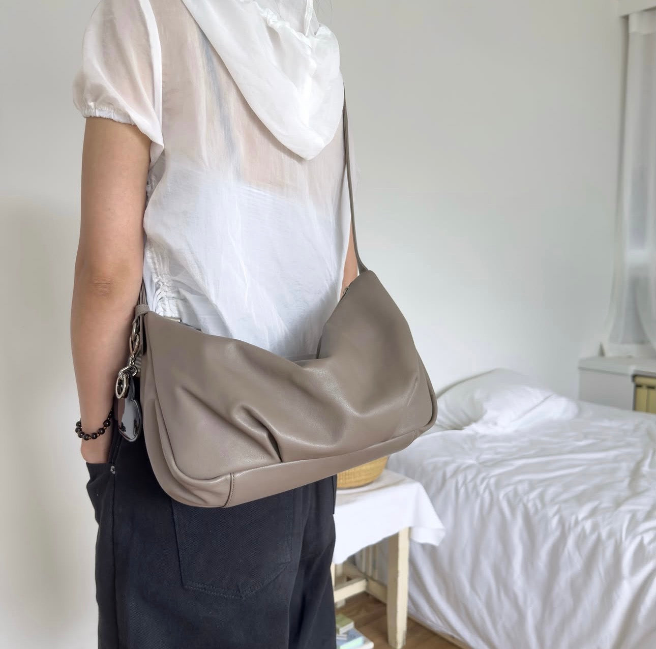 LEATHER CROSS BODY BAG