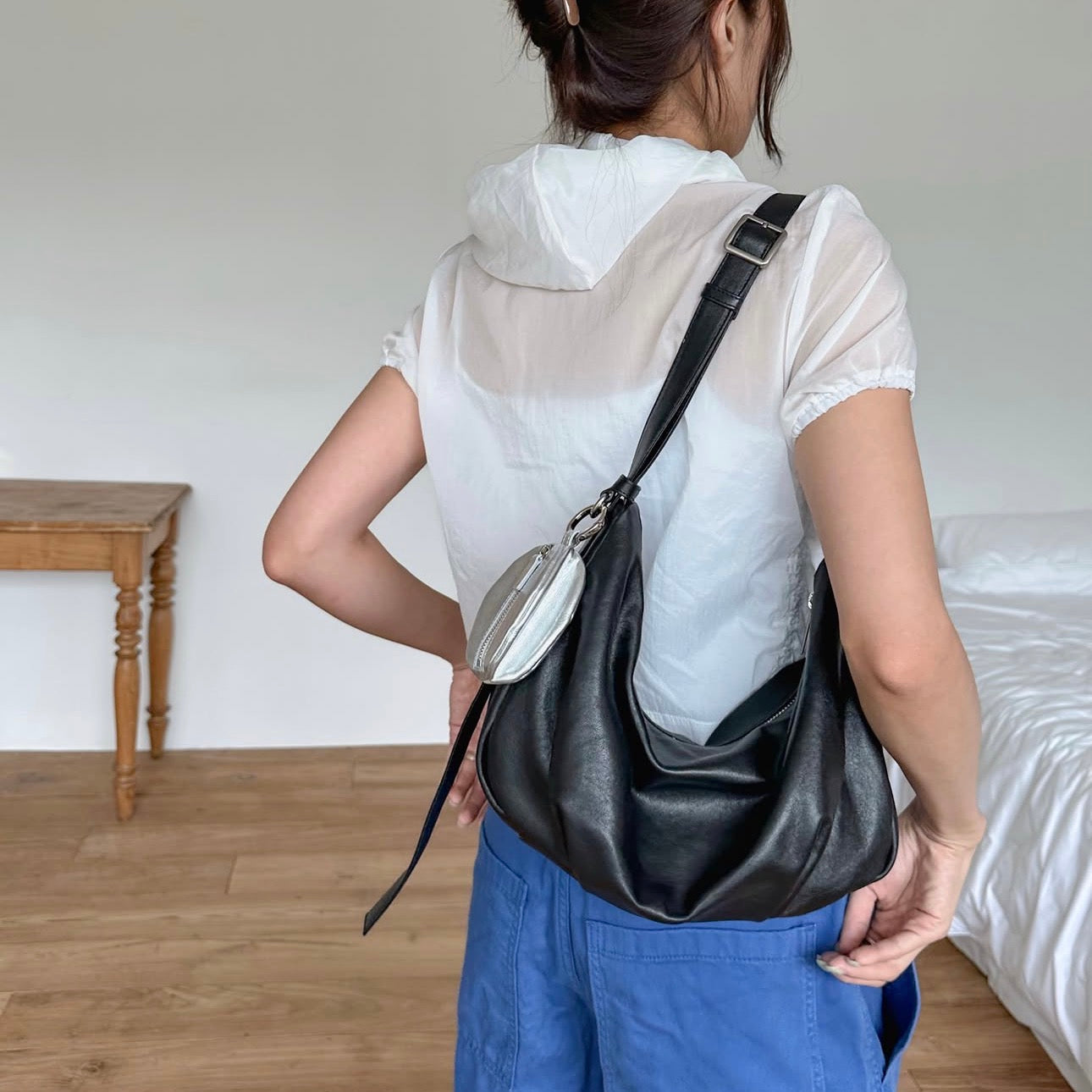 LEATHER CROSS BODY BAG