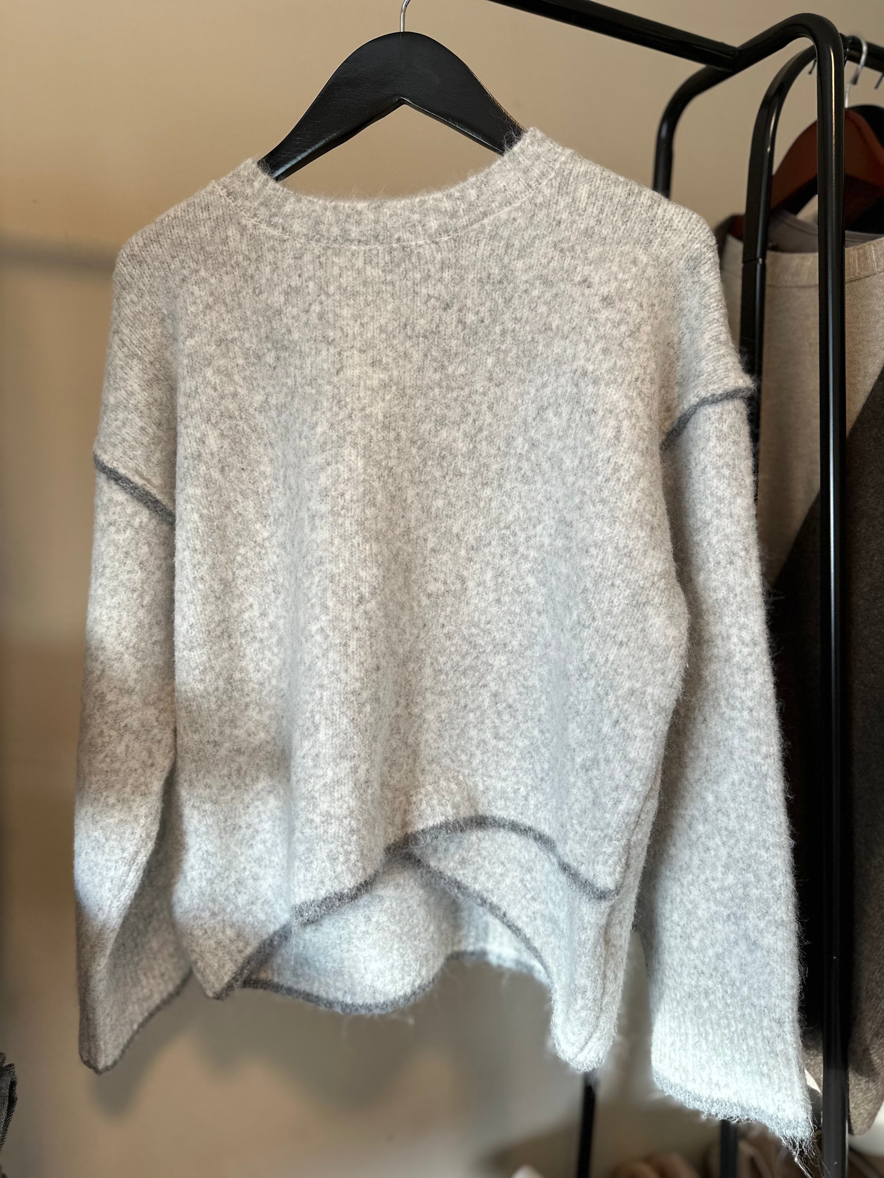 SPLICING SWEATER