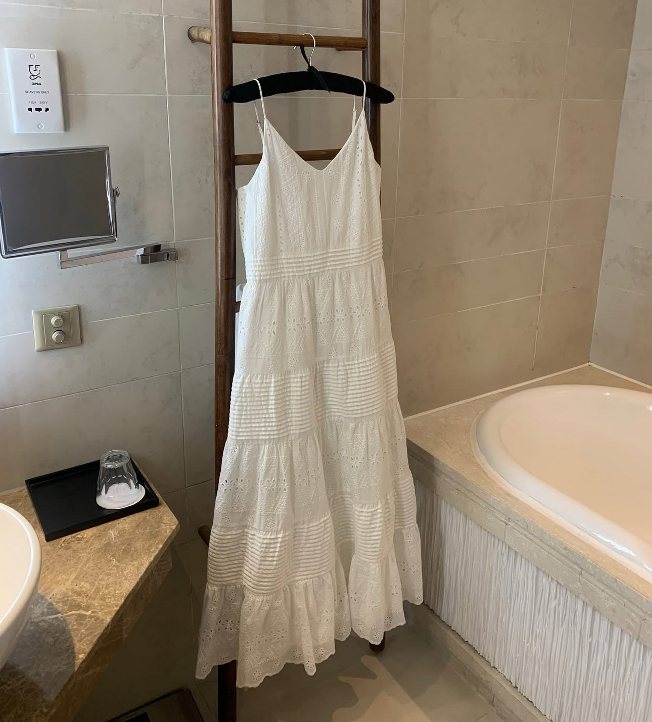 LACE LONG DRESS