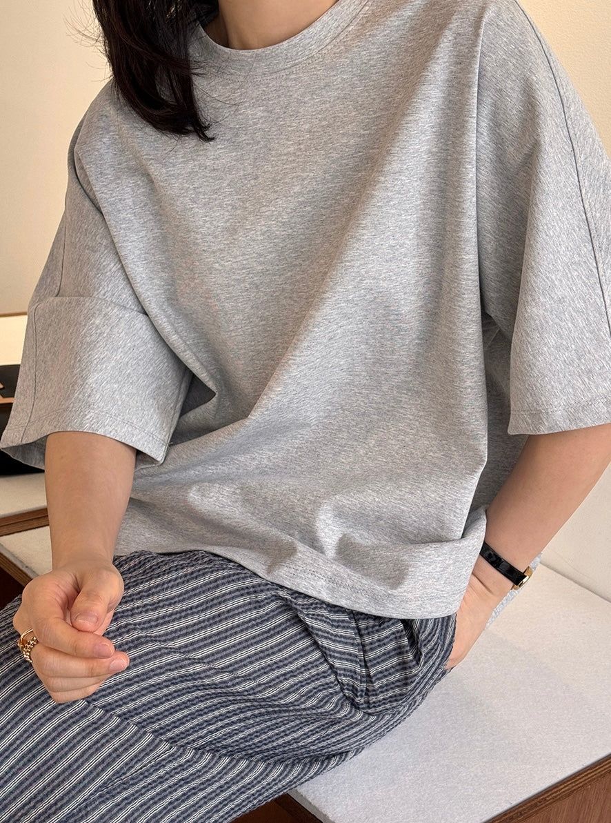 LOOSE T-SHIRT