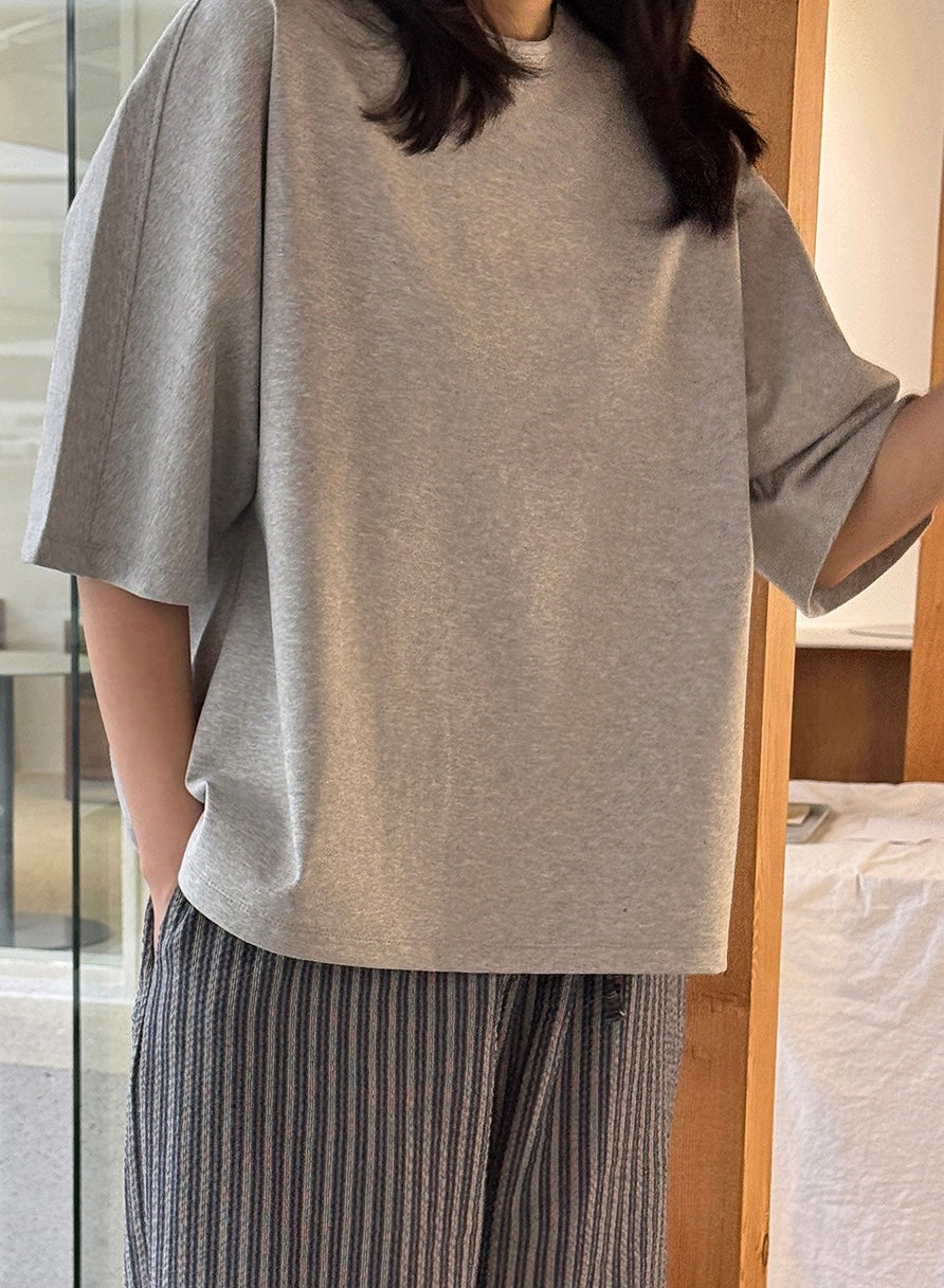 LOOSE T-SHIRT