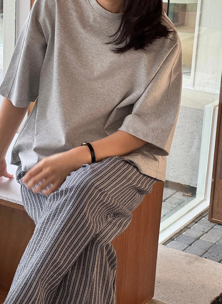 LOOSE T-SHIRT
