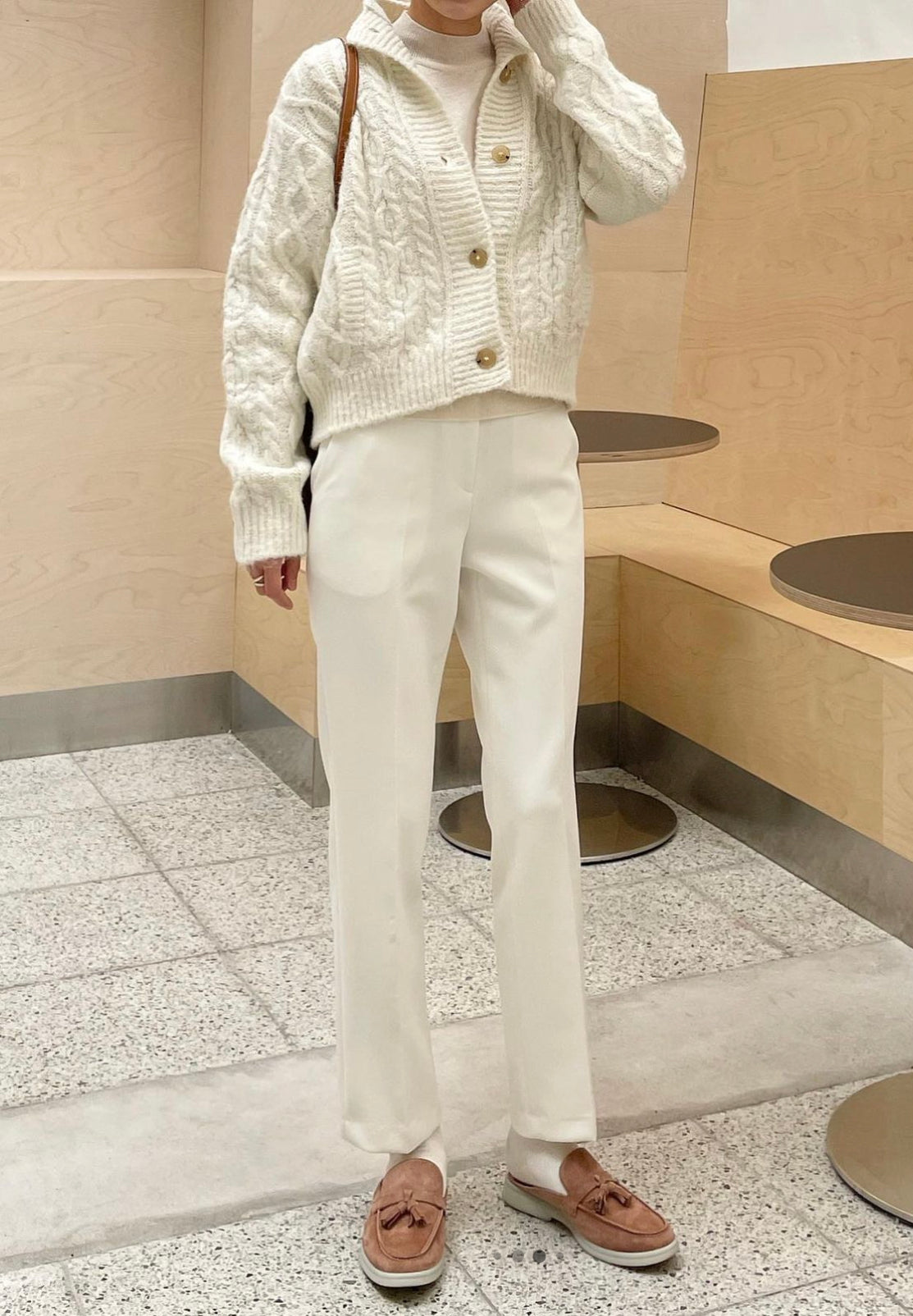 WOOL CARDIGAN 1O18
