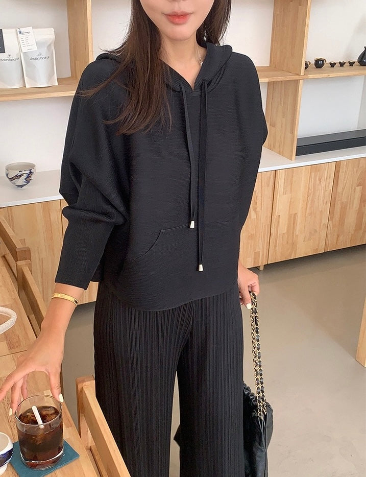 Pleated hoodie