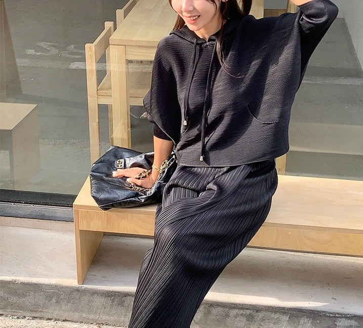 Pleated hoodie
