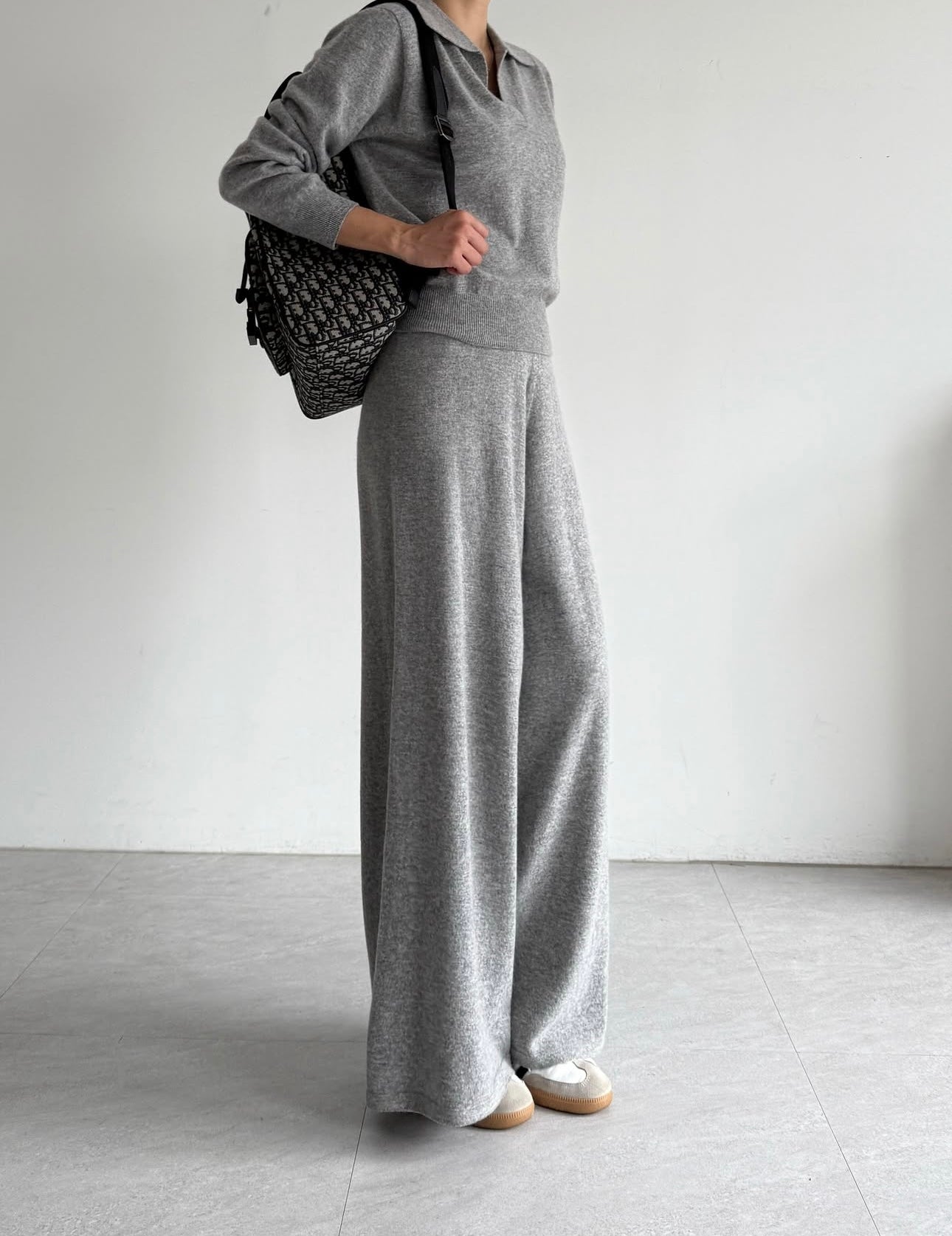 CASHEMERE V-NECK SWEATER SET