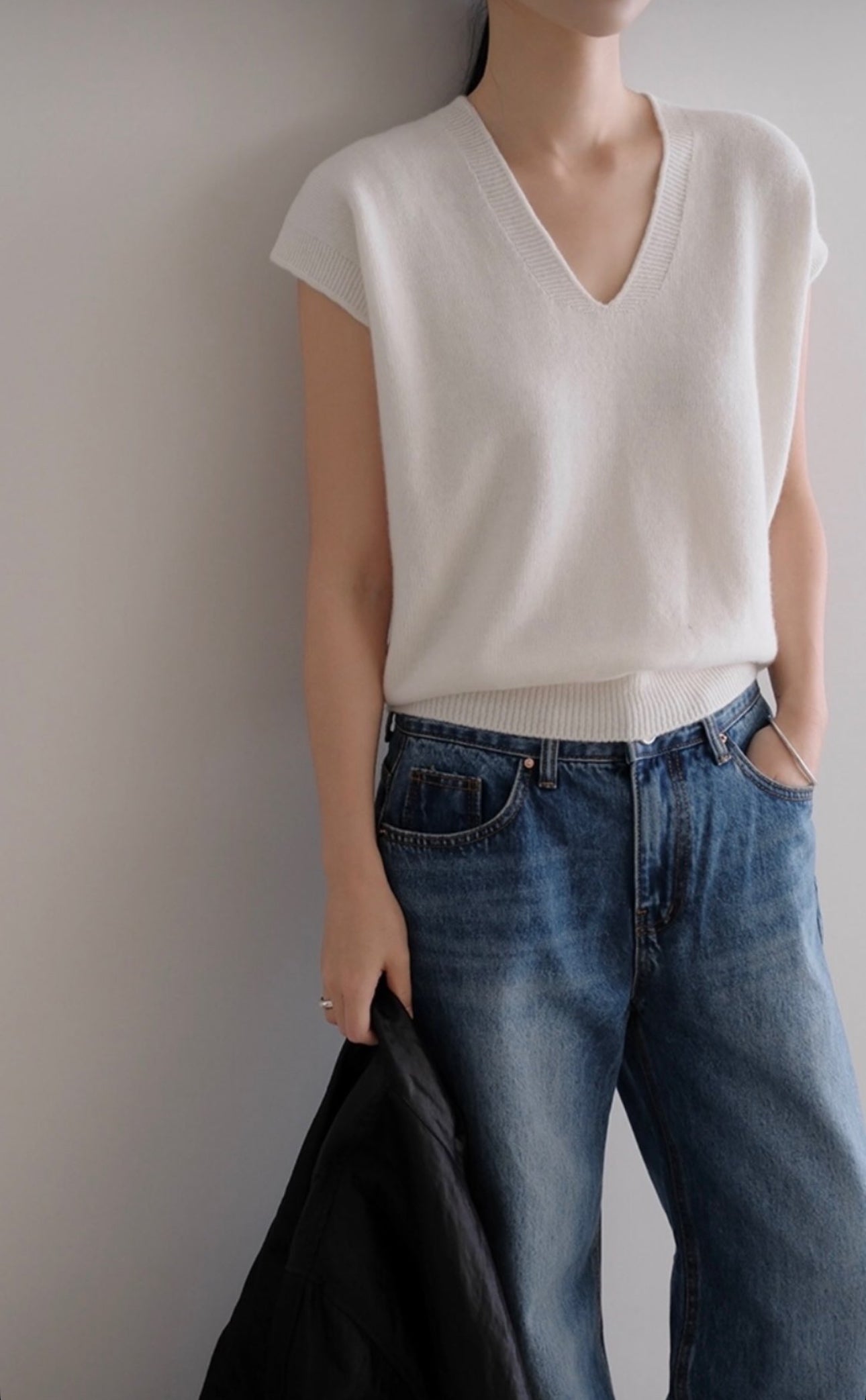 CASHMERE V-NECK VEST