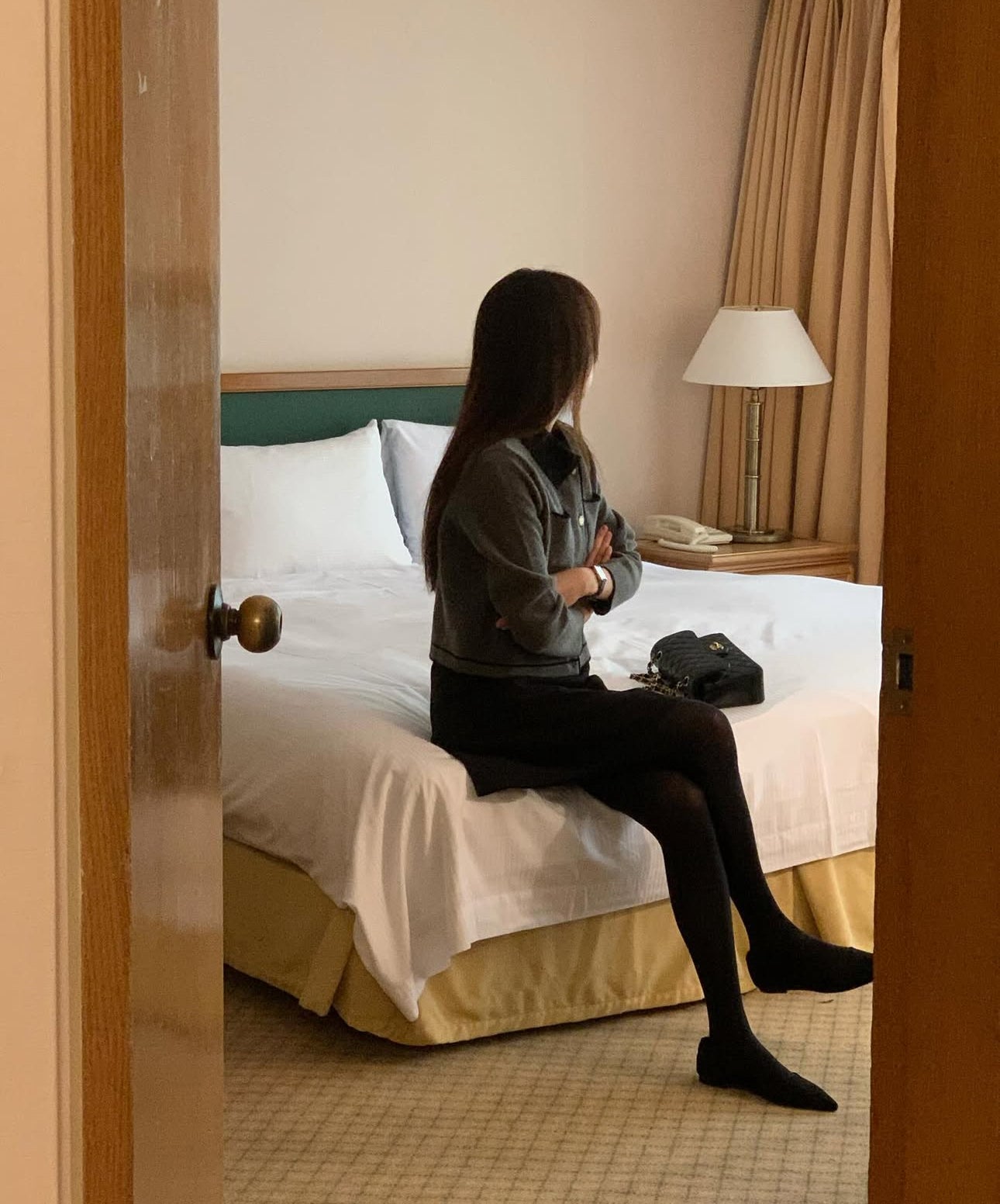 Contrast-trim knit cardigan