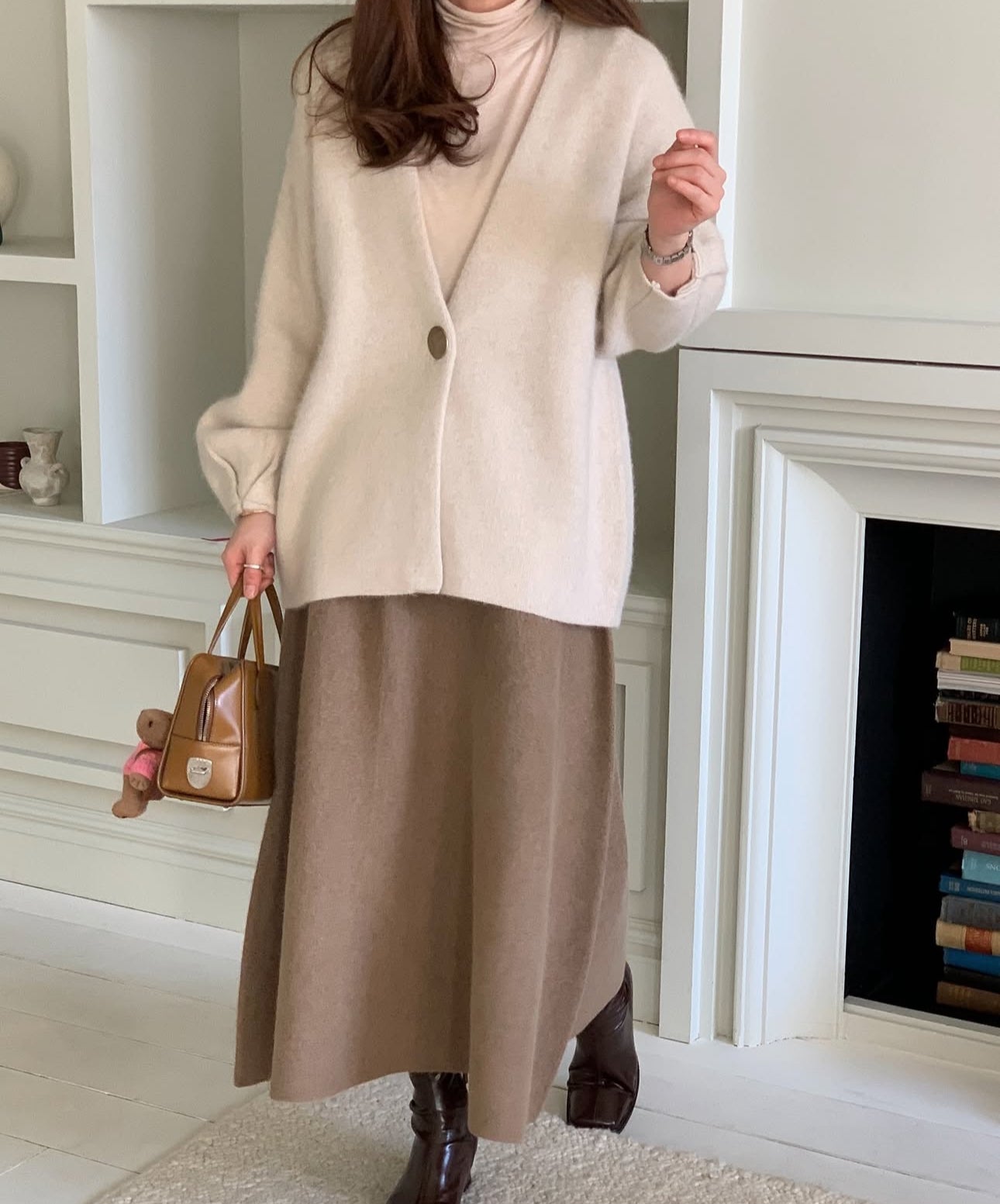 WOOL V-NECK CARDIGAN