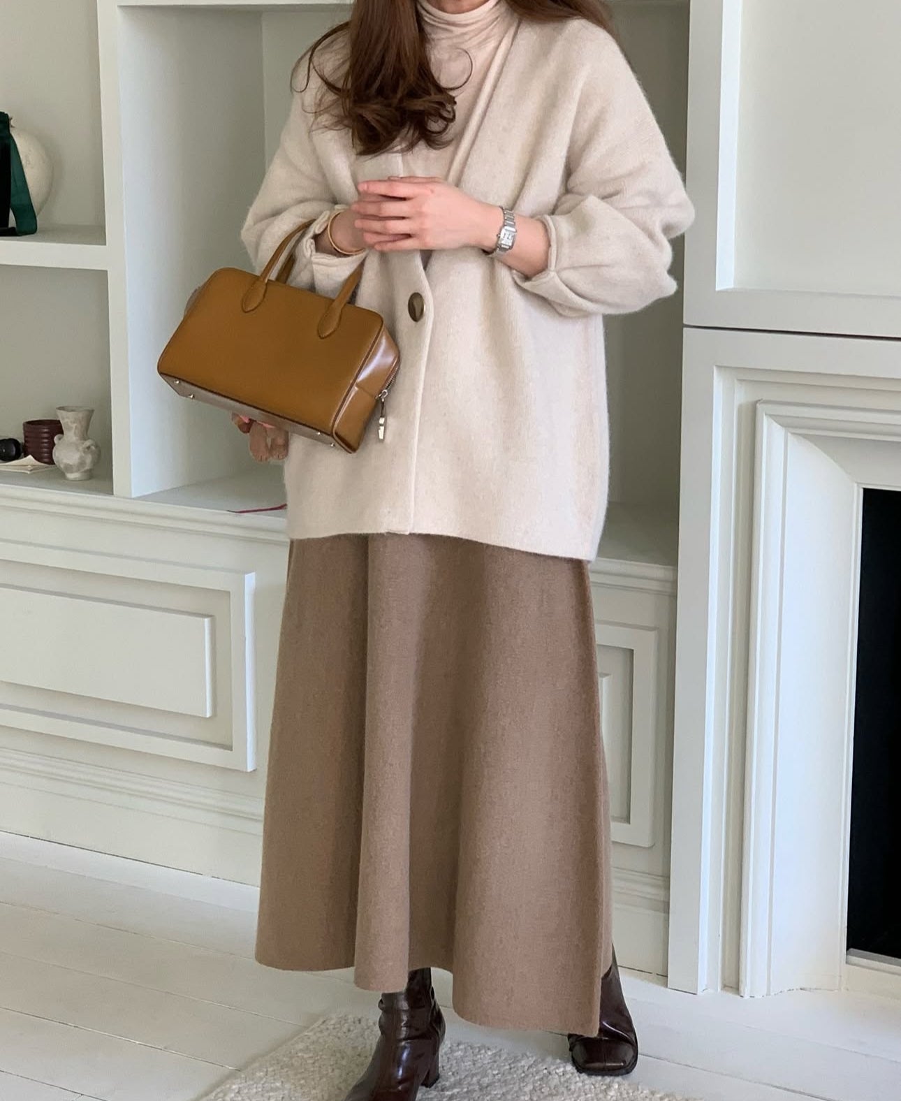 WOOL V-NECK CARDIGAN