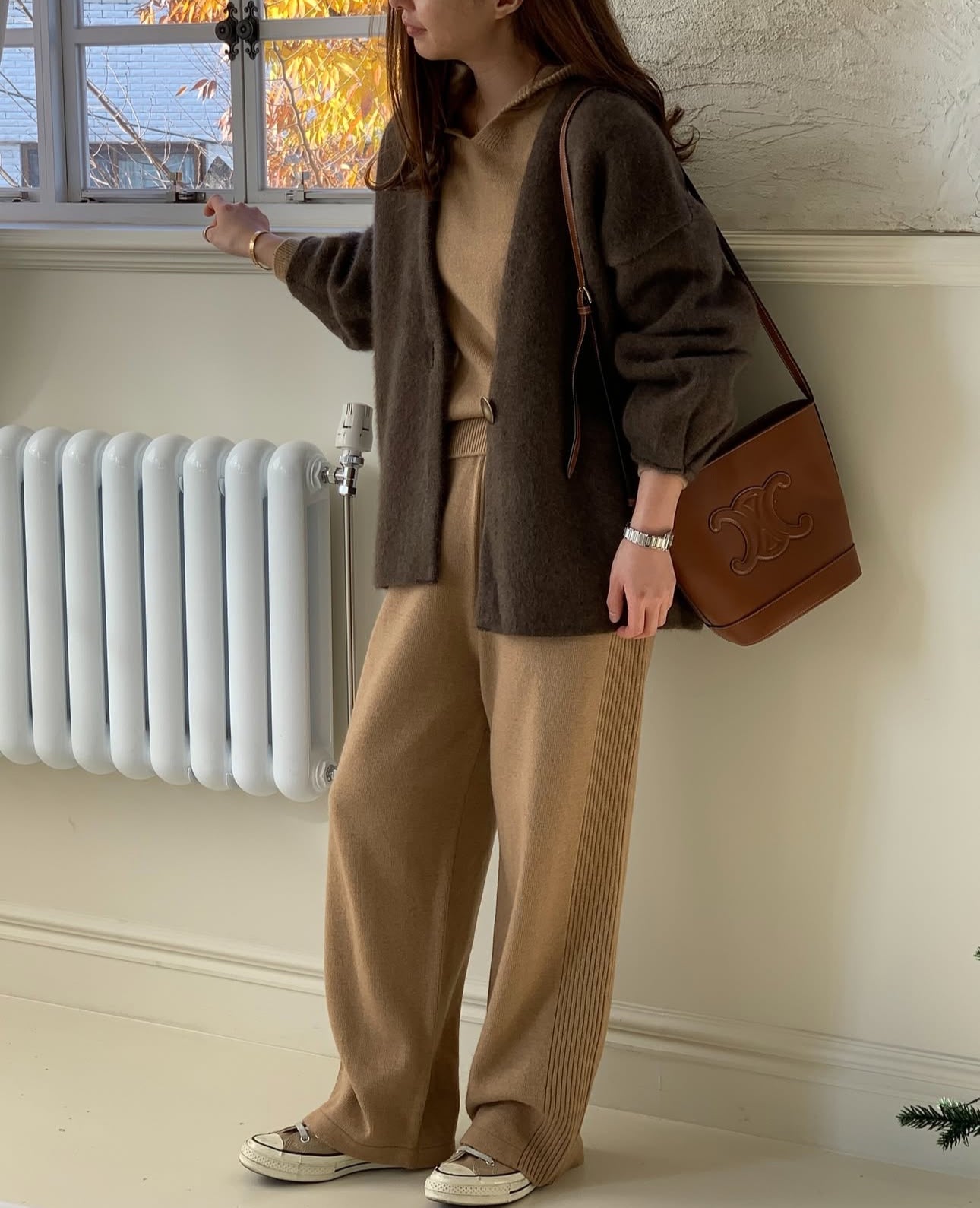 WOOL V-NECK CARDIGAN