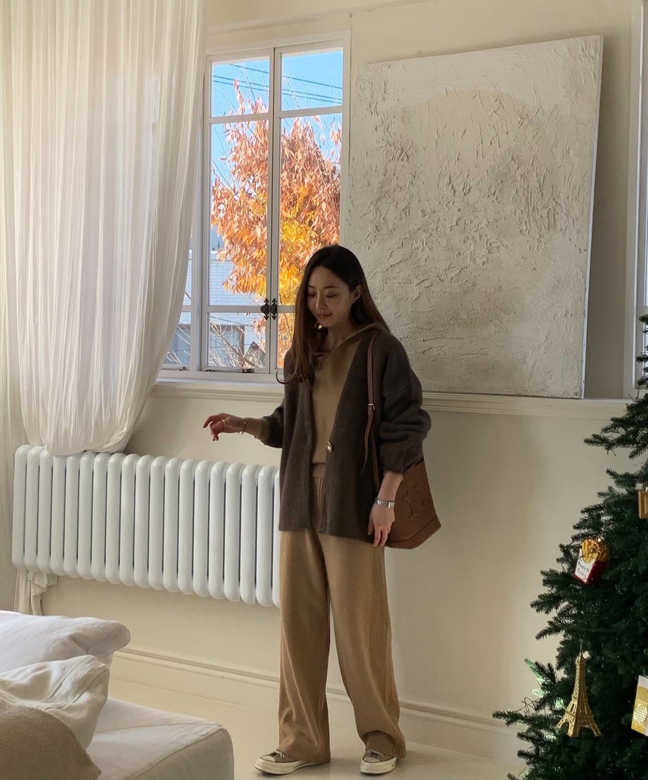 WOOL V-NECK CARDIGAN