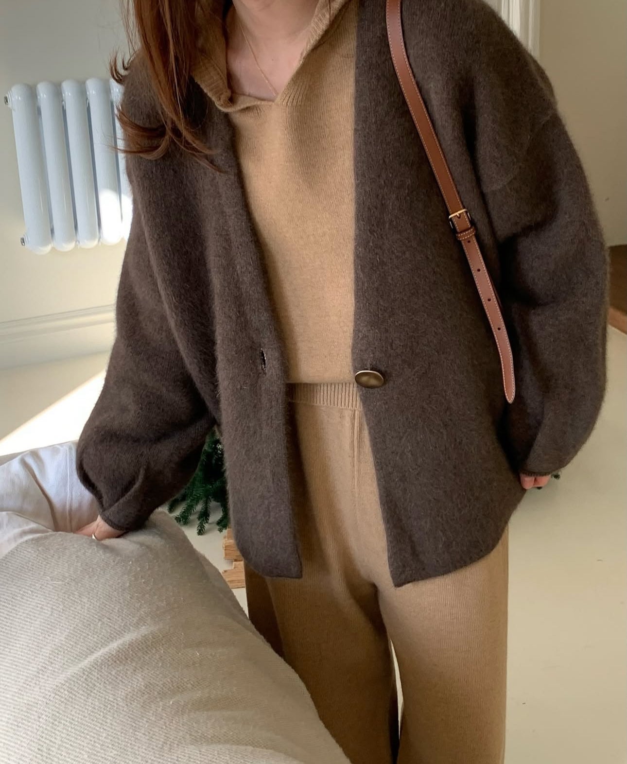 WOOL V-NECK CARDIGAN