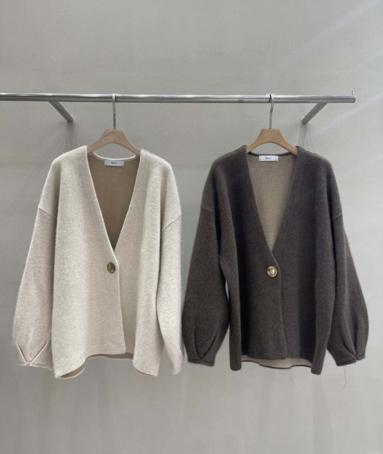 WOOL V-NECK CARDIGAN