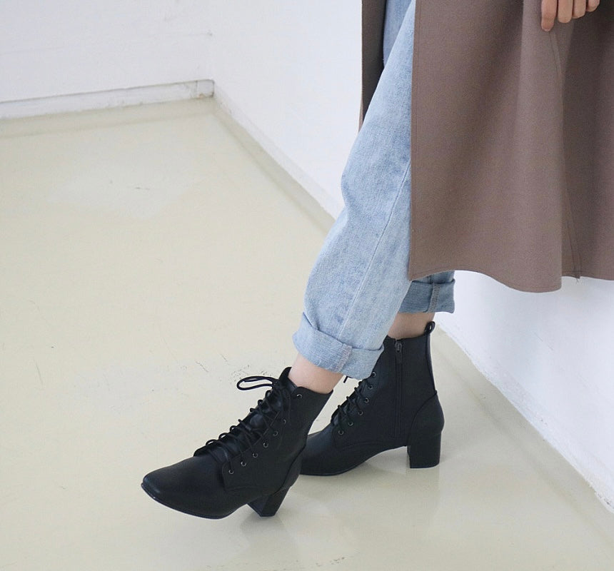 FUR-LINED COMBAT BOOT