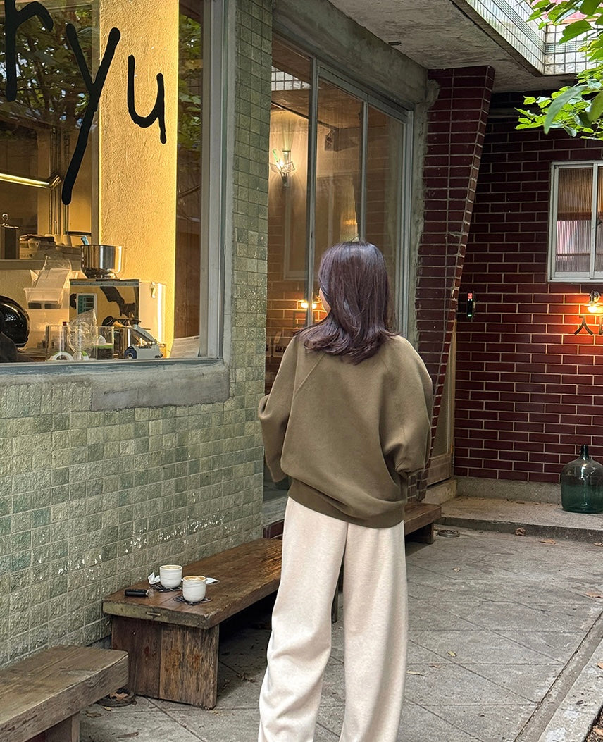 OVERSIZED SWEATSHIRT