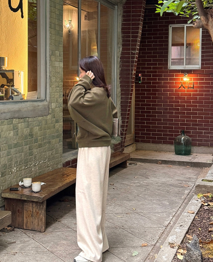 OVERSIZED SWEATSHIRT